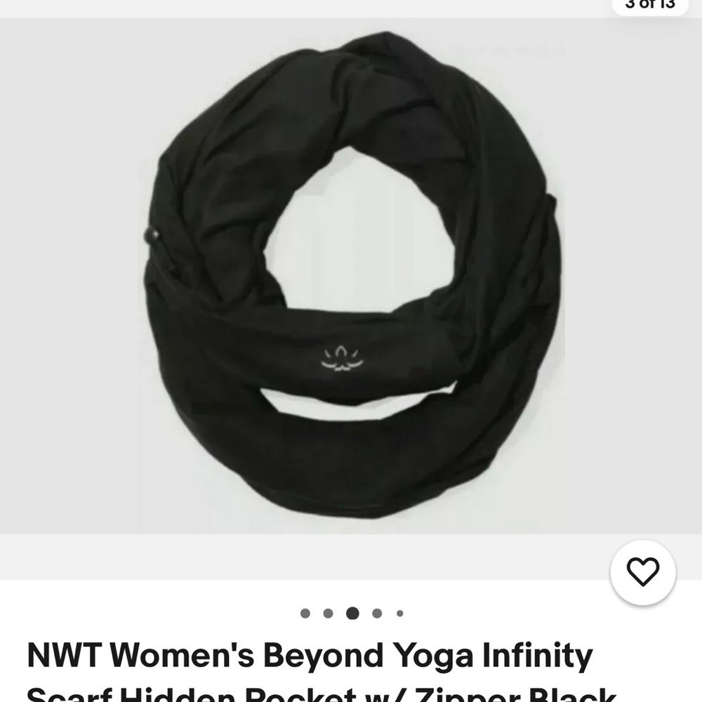 Beyond Yoga Black Infinity Wrap with Zipper